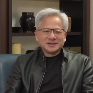 黄仁勋披露访华内幕：特朗普在准备出发时给我打的电话，他坚持让我上飞机一起去